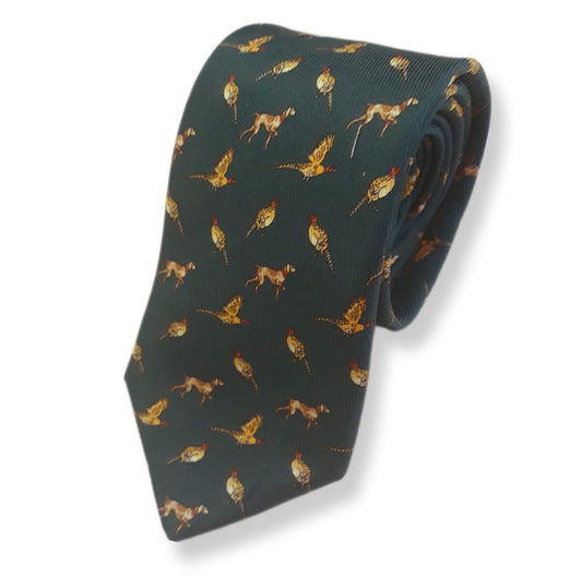 Cravatta  tre  pieghe  fondo  verde a fantasia con animali